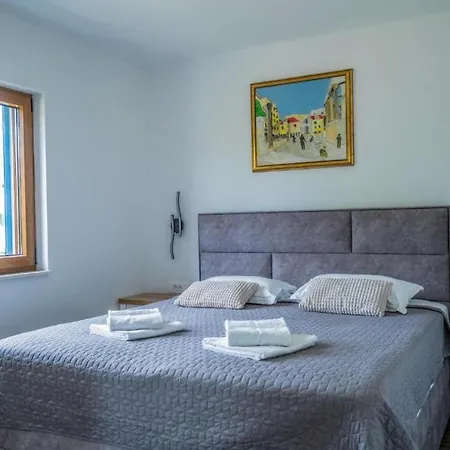 Modriola With Heated Pool In - Imotski 别墅 *