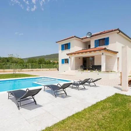 Modriola Heated Pool *