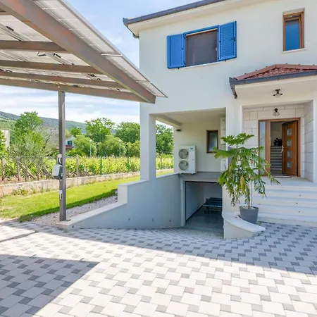 Modriola With Heated Pool In - Imotski 别墅 *