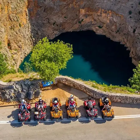 别墅 Modriola With Heated Pool In - Imotski