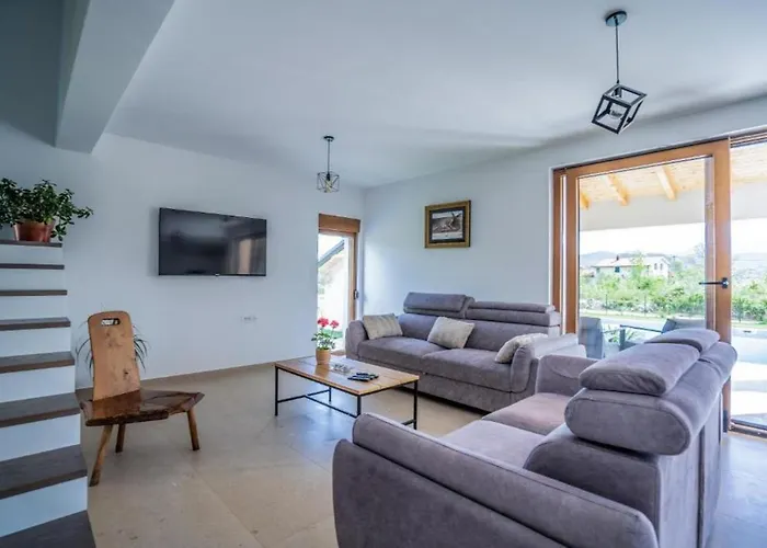 Modriola With Heated Pool In - Imotski