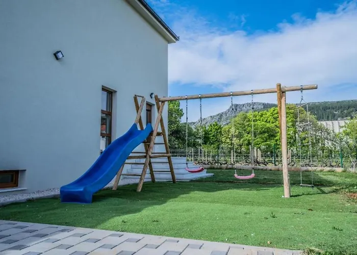Modriola With Heated Pool In - Imotski