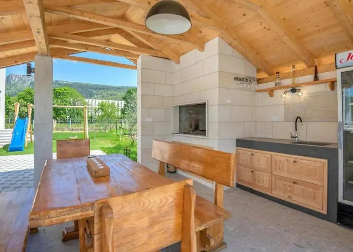 Modriola With Heated Pool In - Imotski *