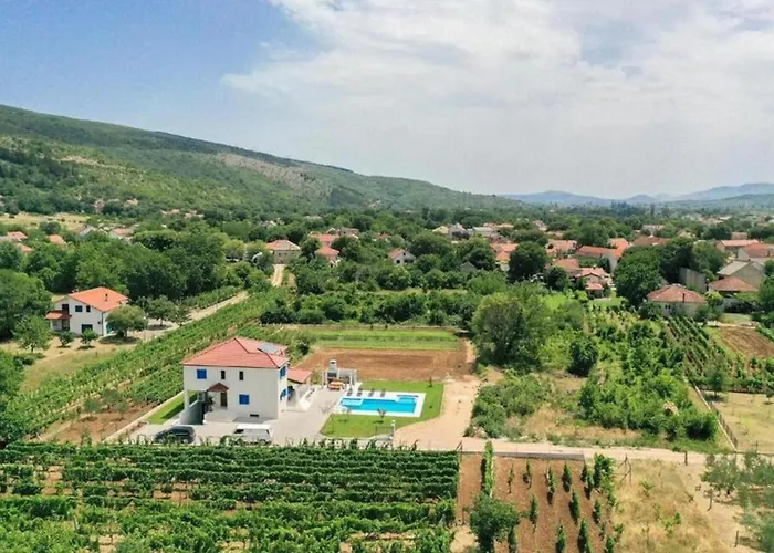 Modriola With Heated Pool In - Imotski