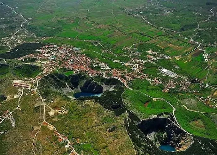 Modriola With Heated Pool In - Imotski